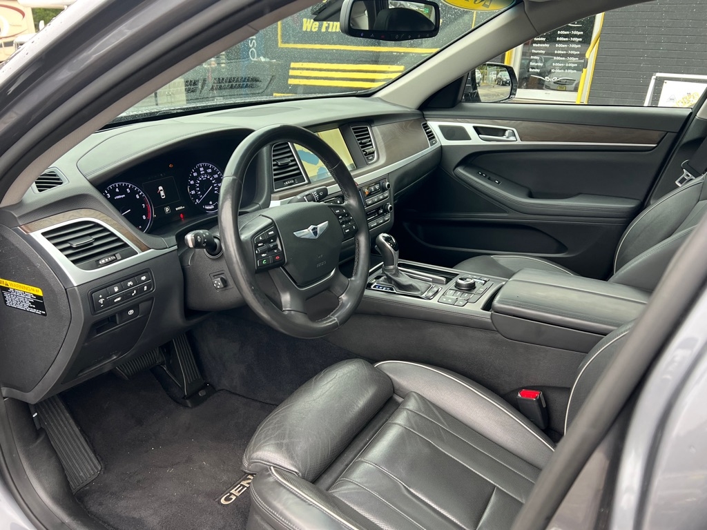 Hyundai Genesis 3.8L V6 4D Sedan AWD 2015