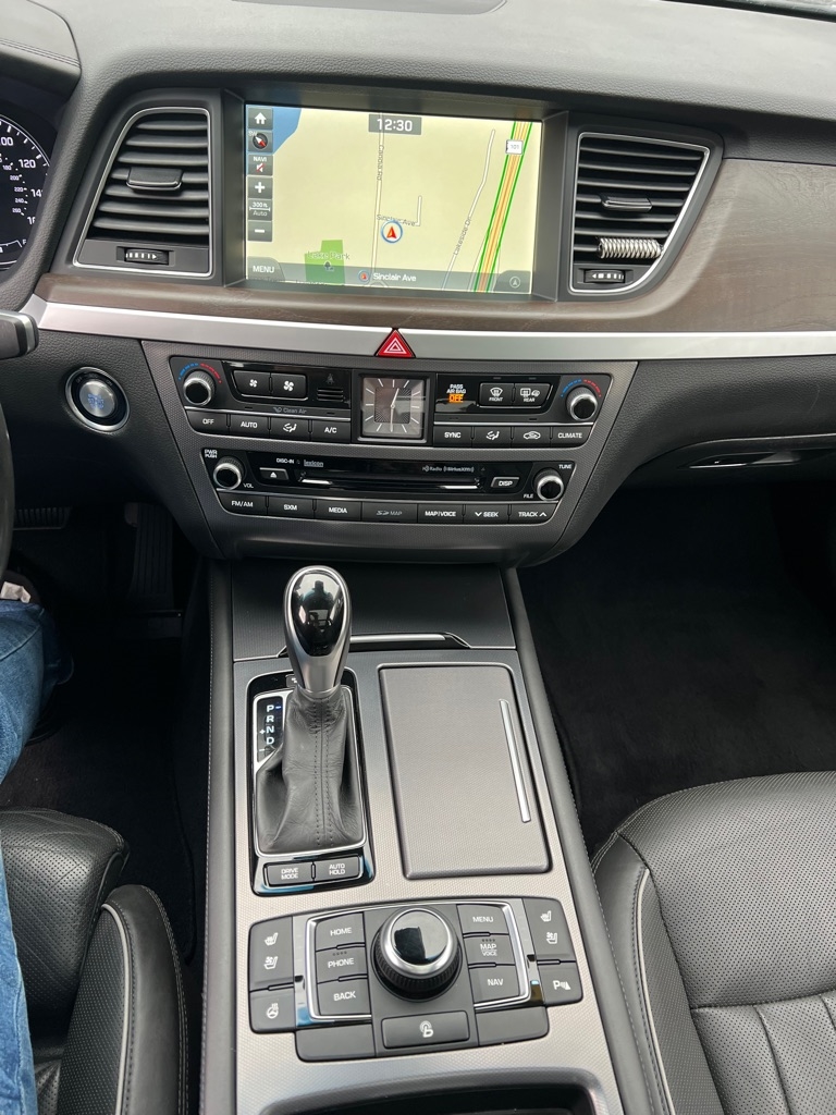 Hyundai Genesis 3.8L V6 4D Sedan AWD 2015