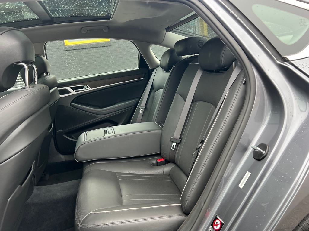 Hyundai Genesis 3.8L V6 4D Sedan AWD 2015