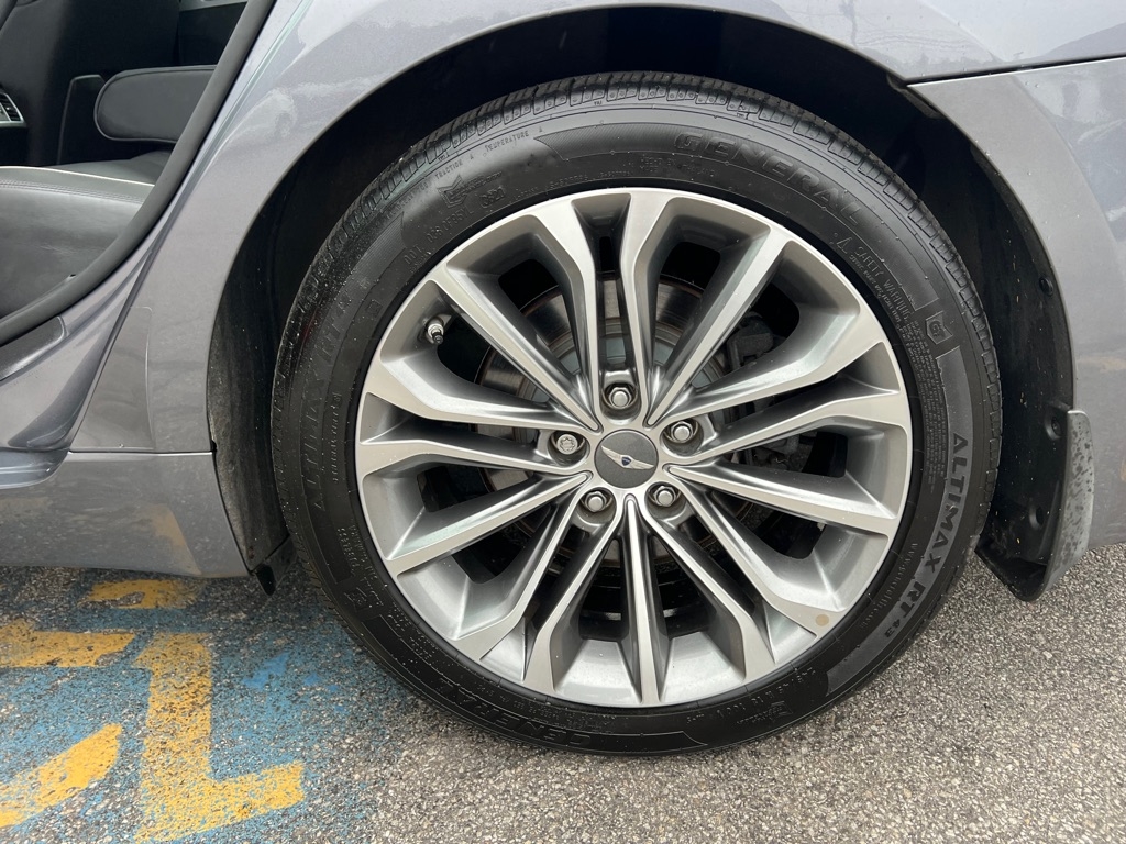 Hyundai Genesis 3.8L V6 4D Sedan AWD 2015