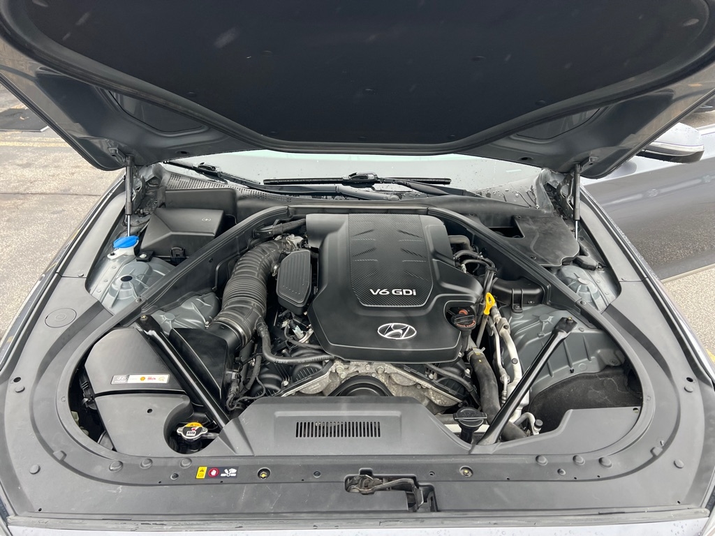 Hyundai Genesis 3.8L V6 4D Sedan AWD 2015