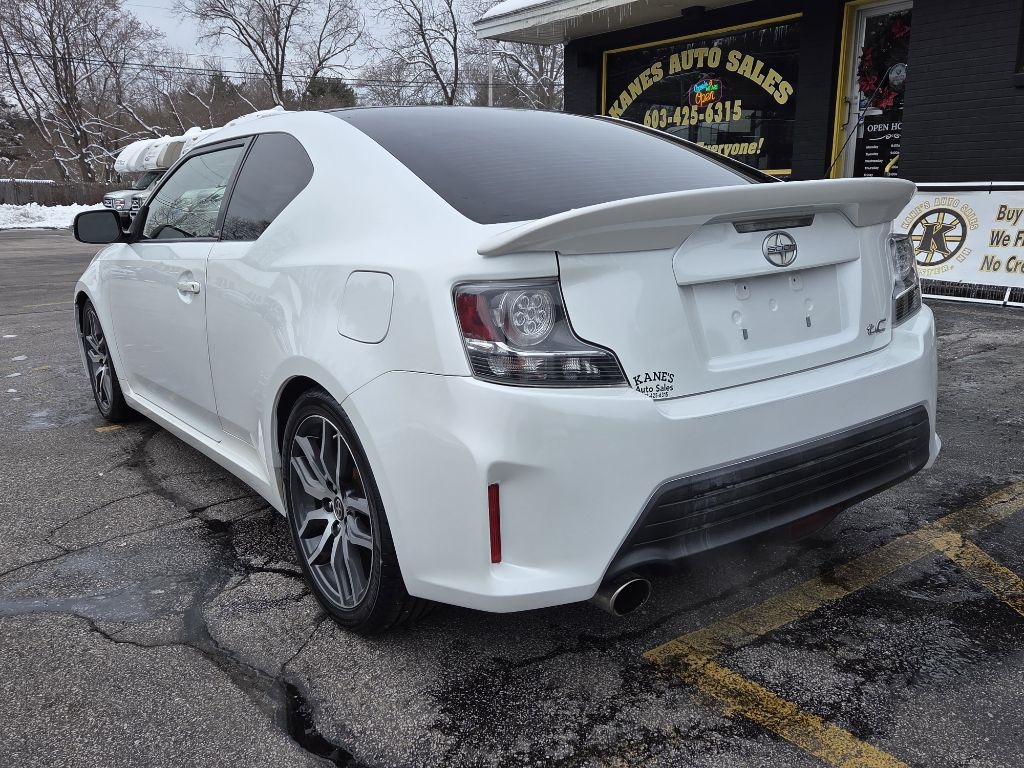 Scion tC Sports Coupe 6-Spd AT 2015