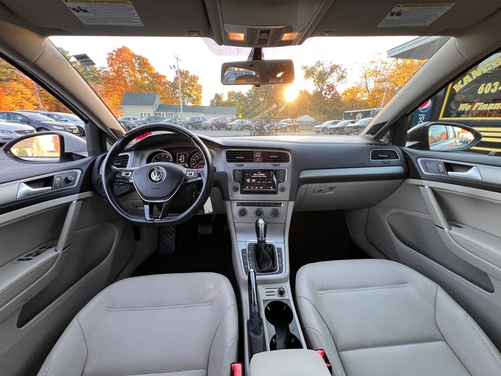 Volkswagen Golf TSI S 6A 2015