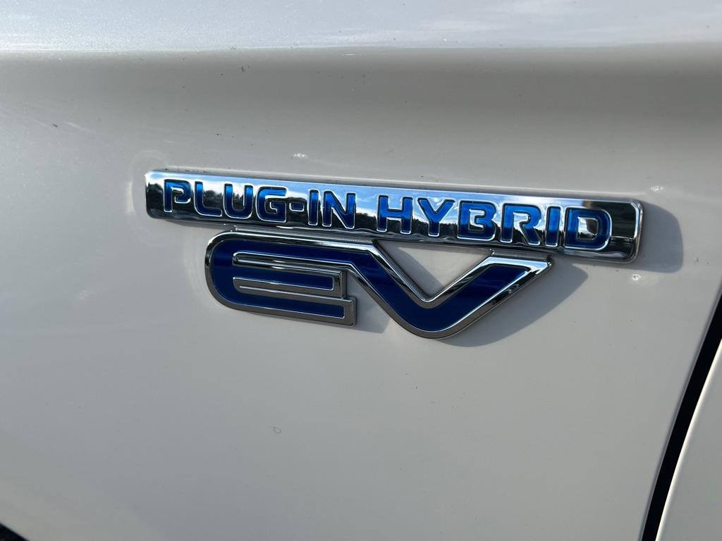 Mitsubishi Outlander PHEV SEL 2018