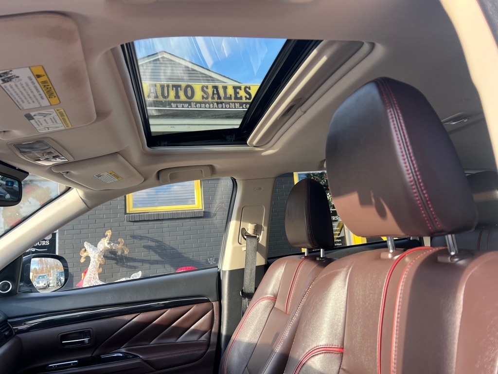 Mitsubishi Outlander PHEV SEL 2018