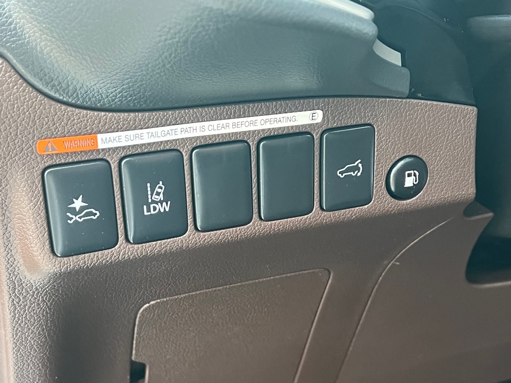 Mitsubishi Outlander PHEV SEL 2018