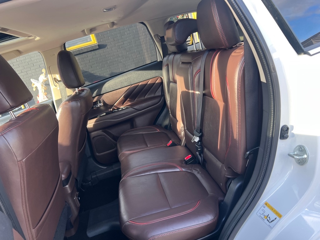 Mitsubishi Outlander PHEV SEL 2018