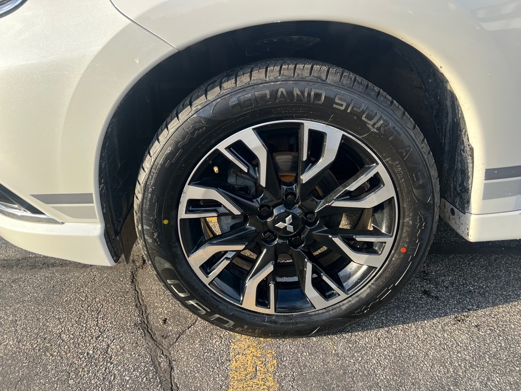 Mitsubishi Outlander PHEV SEL 2018