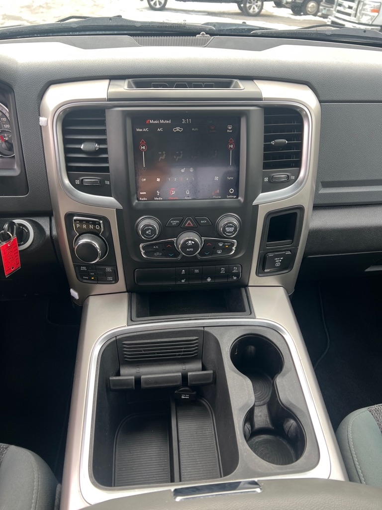 RAM 1500 Classic Tradesman Crew Cab SWB 4WD 2019