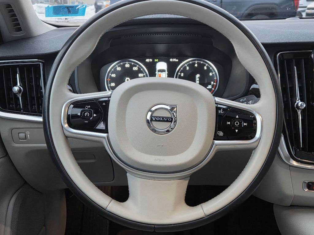 Volvo S90 T6 Momentum AWD 2017