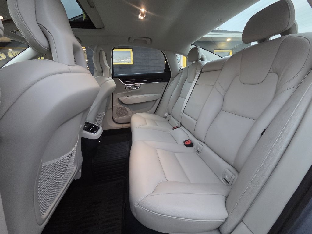 Volvo S90 T6 Momentum AWD 2017