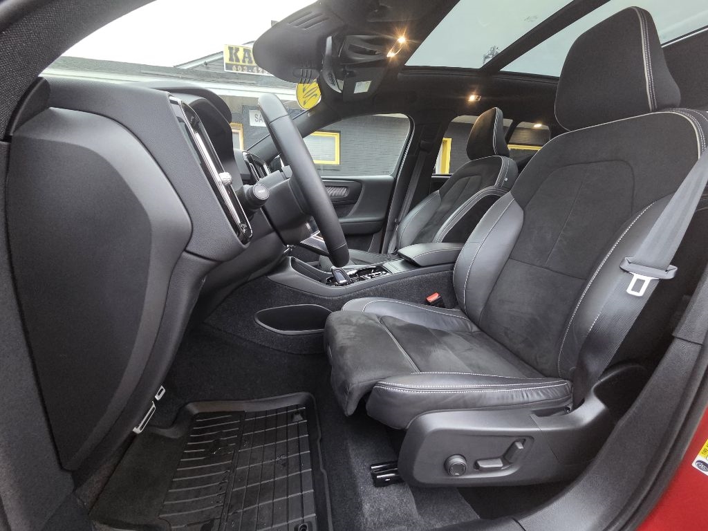 Volvo XC40 T5 R-Design AWD 2022