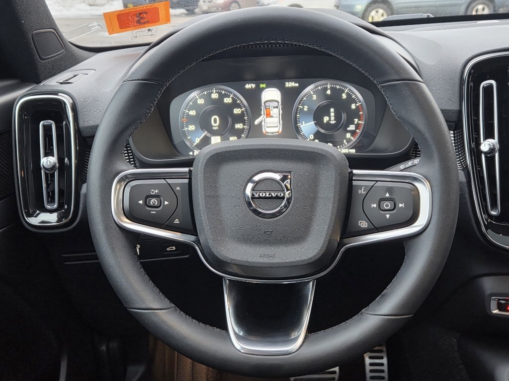 Volvo XC40 T5 R-Design AWD 2022