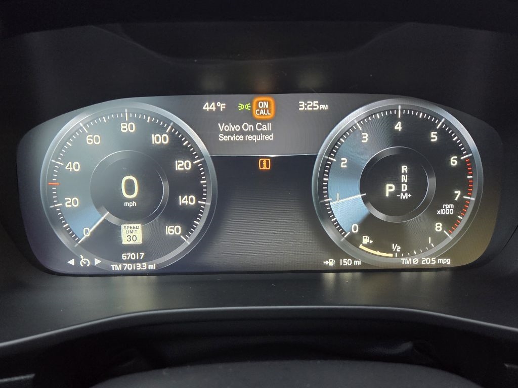 Volvo XC40 T5 R-Design AWD 2022