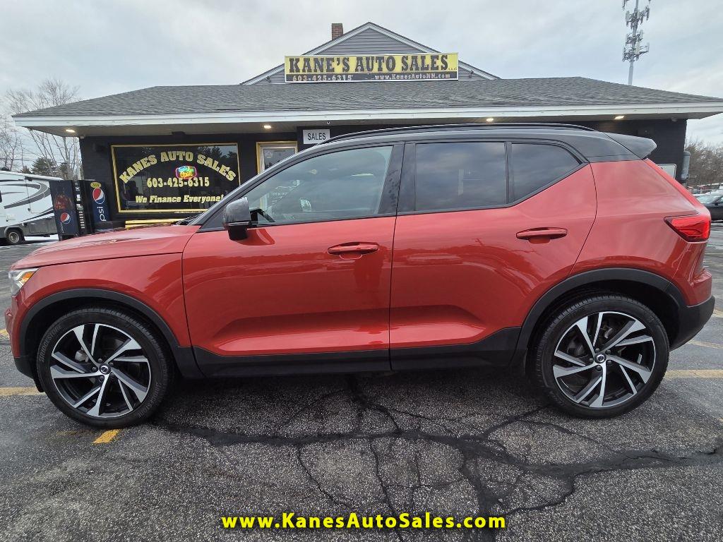 Volvo XC40 T5 R-Design AWD 2022