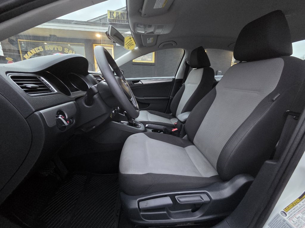 Volkswagen Jetta 1.4T S 6A 2017