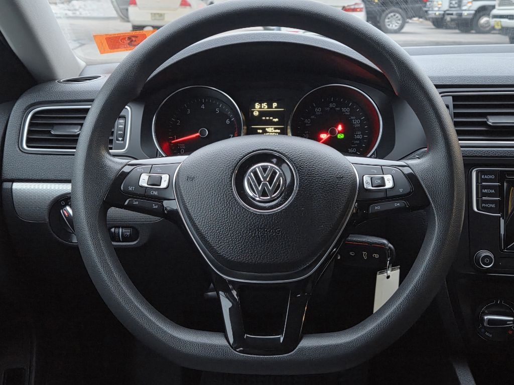 Volkswagen Jetta 1.4T S 6A 2017