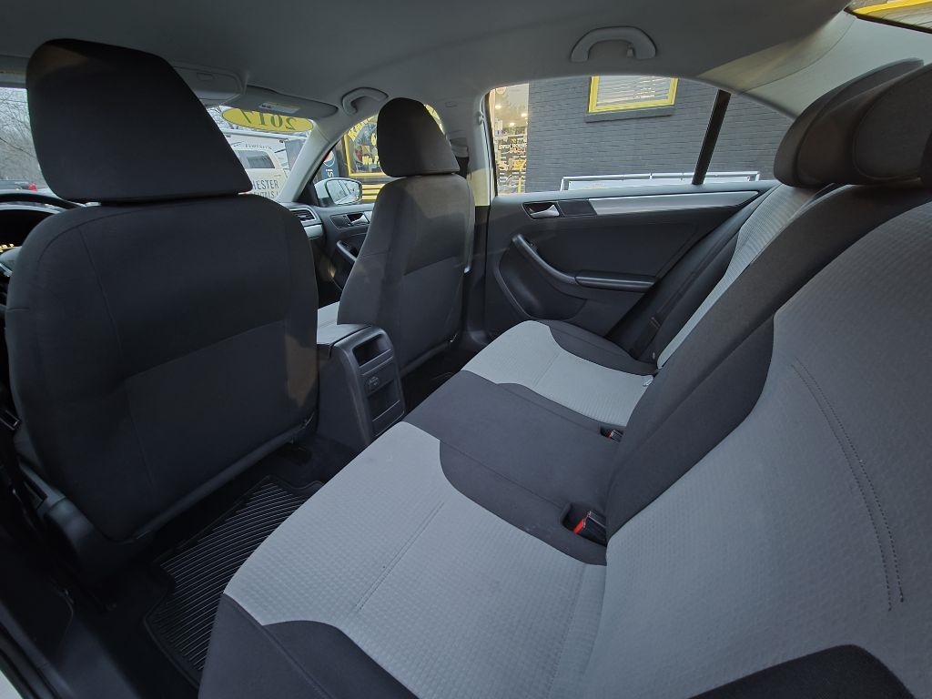 Volkswagen Jetta 1.4T S 6A 2017