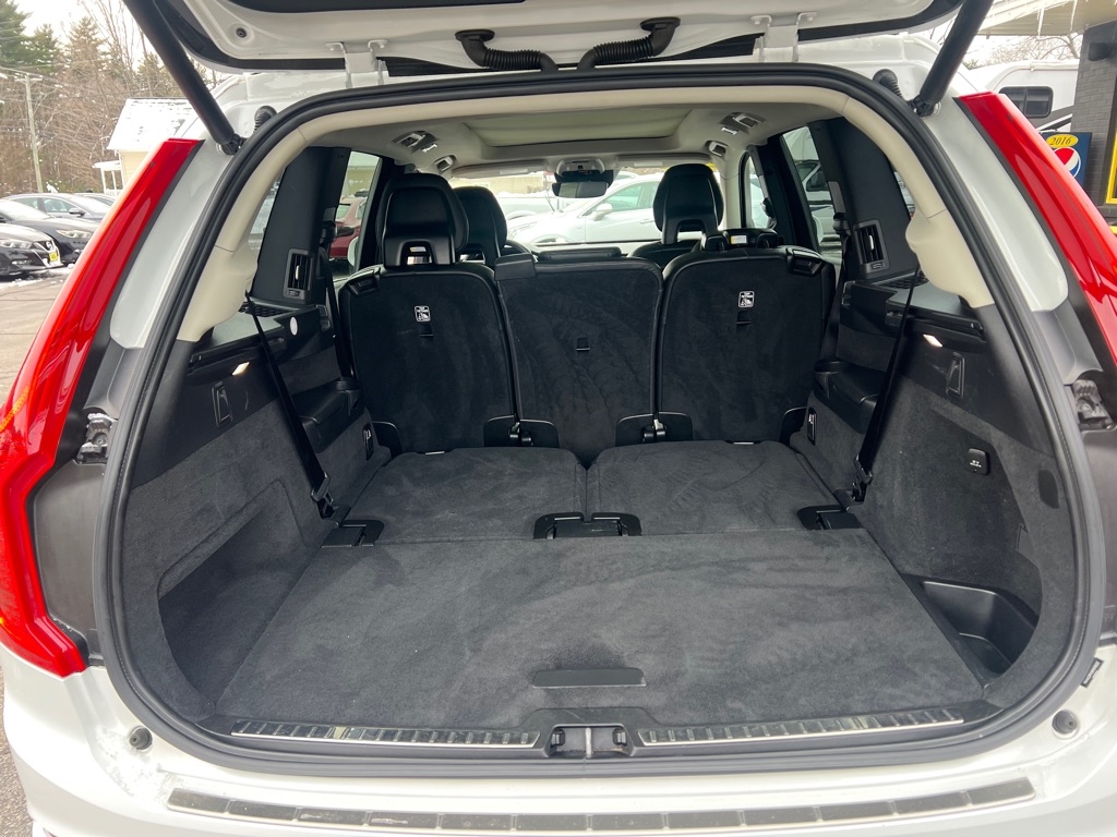 Volvo XC90 T6 Momentum AWD 2022