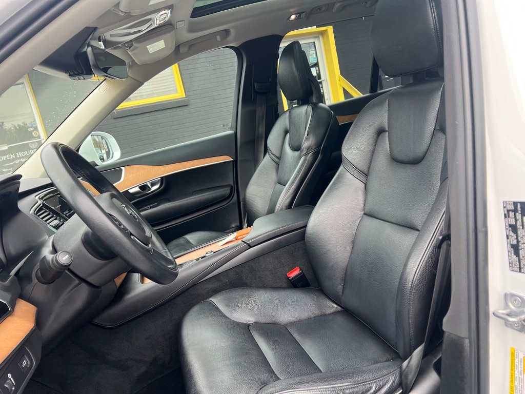 Volvo XC90 T6 Momentum AWD 2022