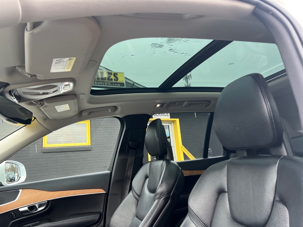 Volvo XC90 T6 Momentum AWD 2022