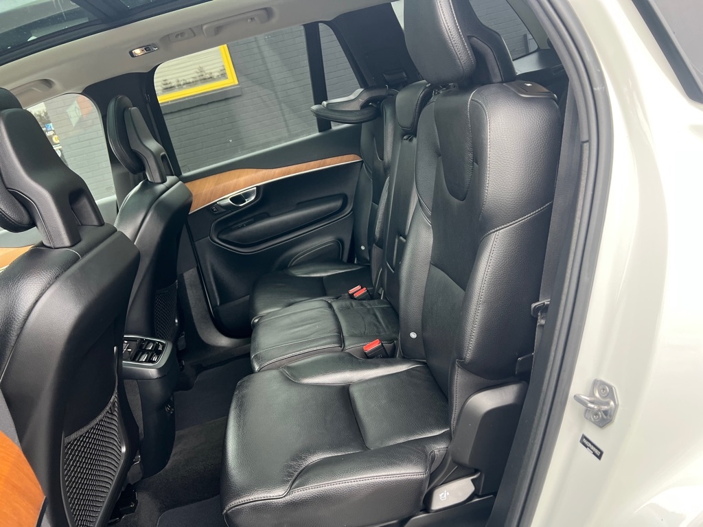 Volvo XC90 T6 Momentum AWD 2022