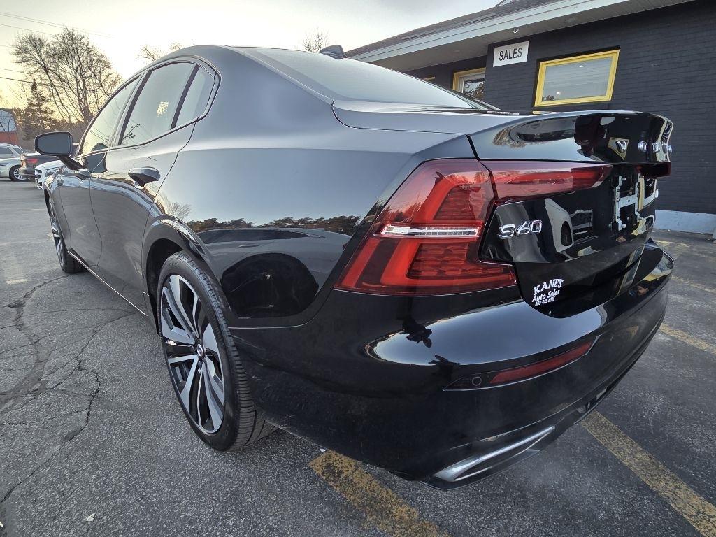 Volvo S60 B5 Momentum AWD 2022