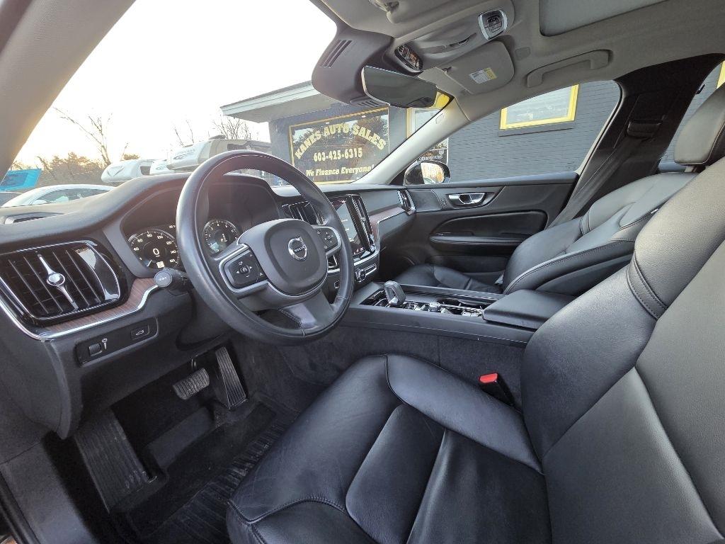 Volvo S60 B5 Momentum AWD 2022