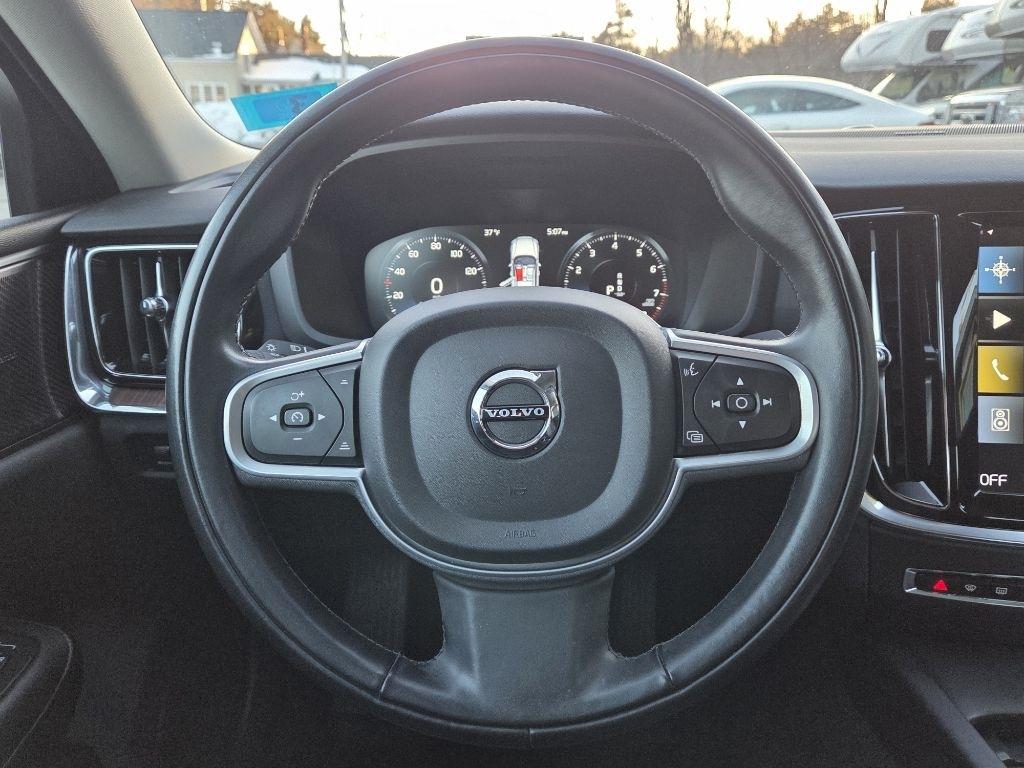 Volvo S60 B5 Momentum AWD 2022