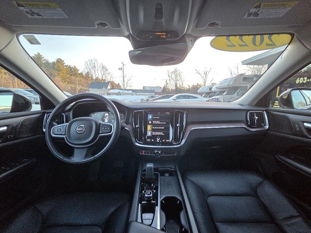 Volvo S60 B5 Momentum AWD 2022