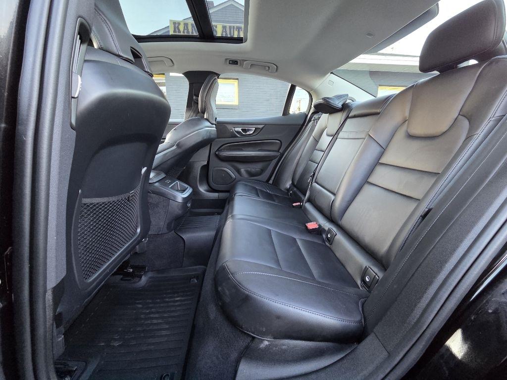 Volvo S60 B5 Momentum AWD 2022