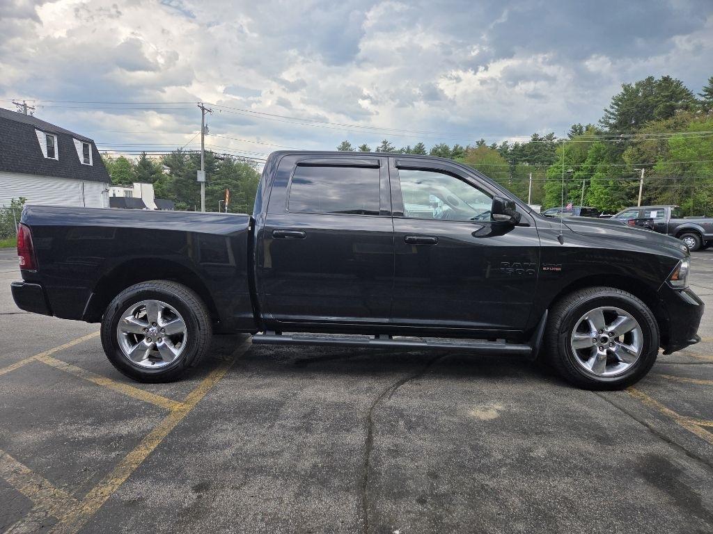RAM 1500 Night 4x4 Crew Cab 5'7" Box 2017