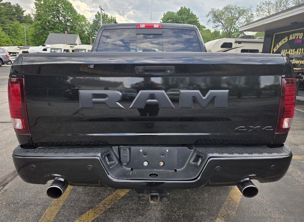 RAM 1500 Night 4x4 Crew Cab 5'7" Box 2017