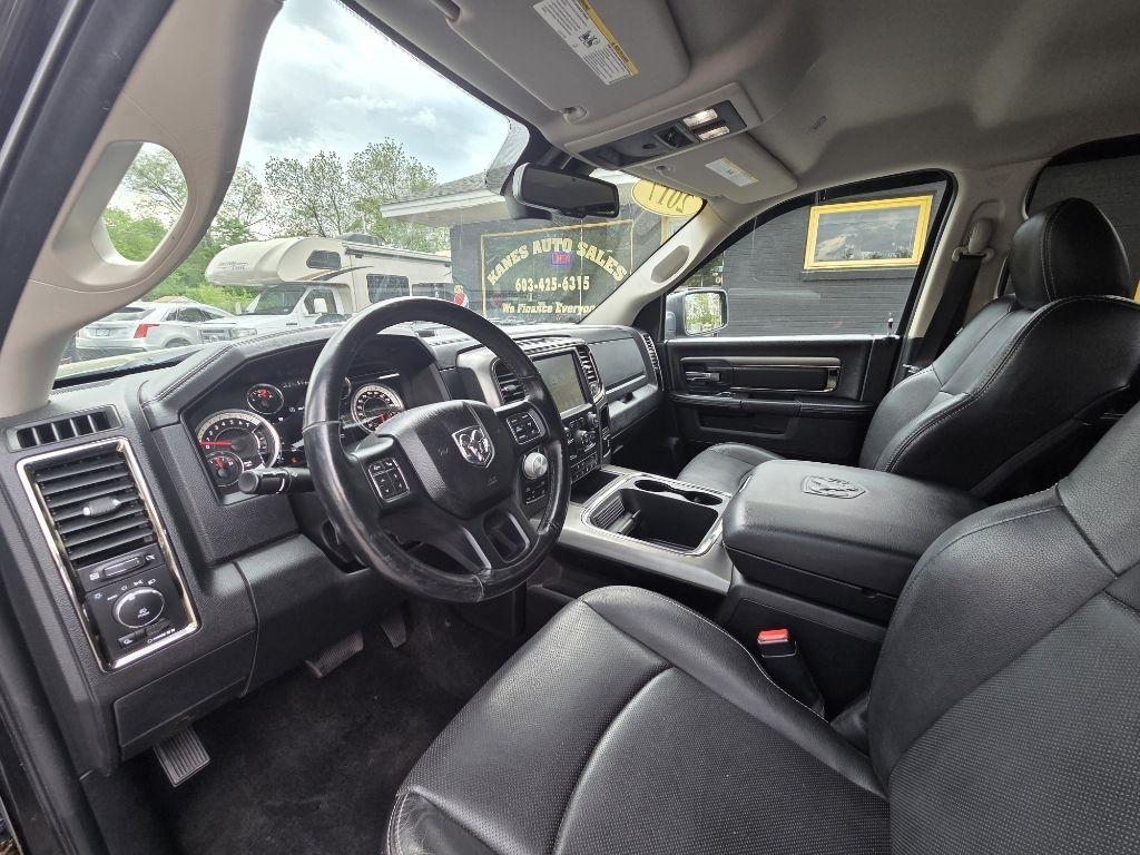 RAM 1500 Night 4x4 Crew Cab 5'7" Box 2017