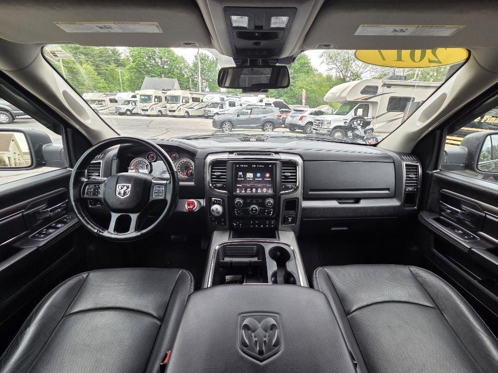 RAM 1500 Night 4x4 Crew Cab 5'7" Box 2017