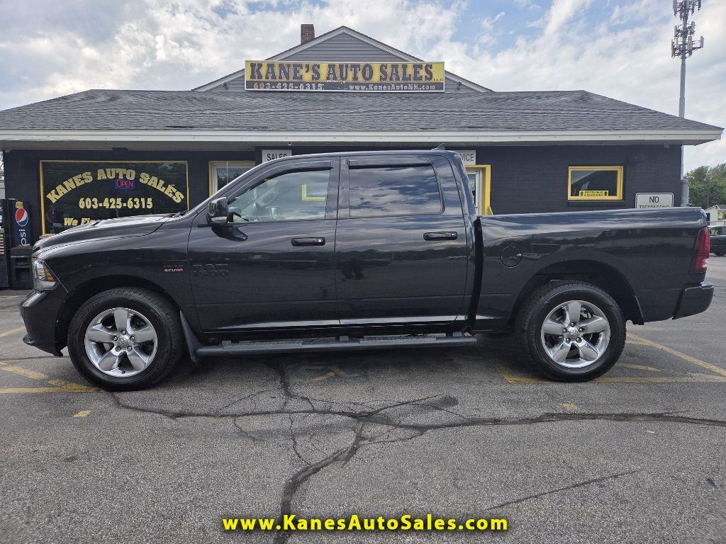 2017 RAM 1500 Night 4x4 Crew Cab 5'7" Box