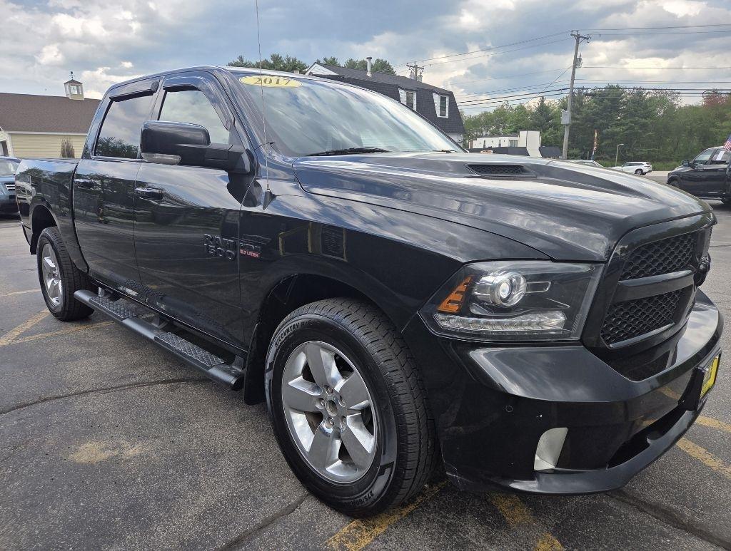 RAM 1500 Night 4x4 Crew Cab 5'7" Box 2017