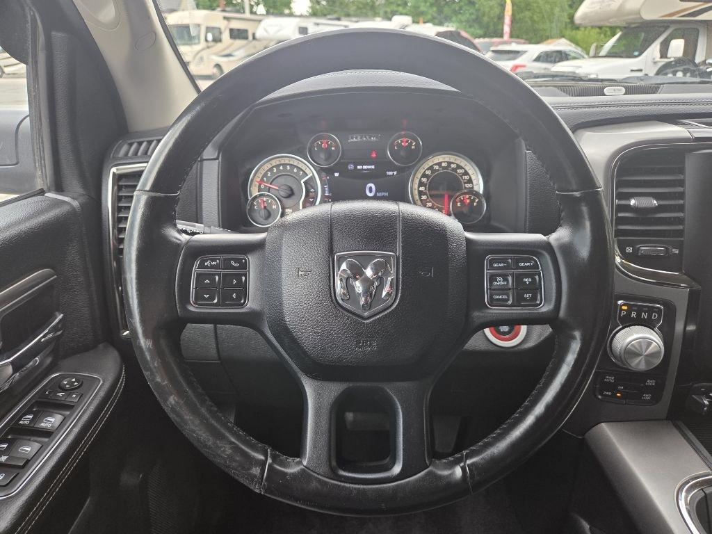 RAM 1500 Night 4x4 Crew Cab 5'7" Box 2017