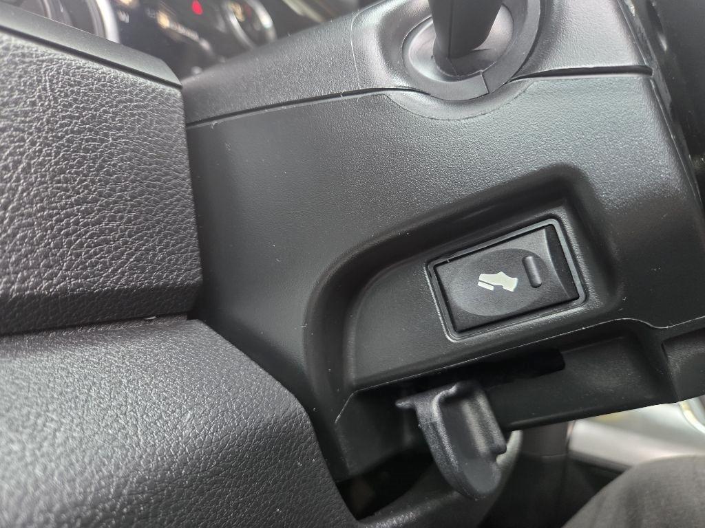 RAM 1500 Night 4x4 Crew Cab 5'7" Box 2017