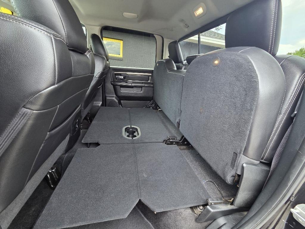 RAM 1500 Night 4x4 Crew Cab 5'7" Box 2017