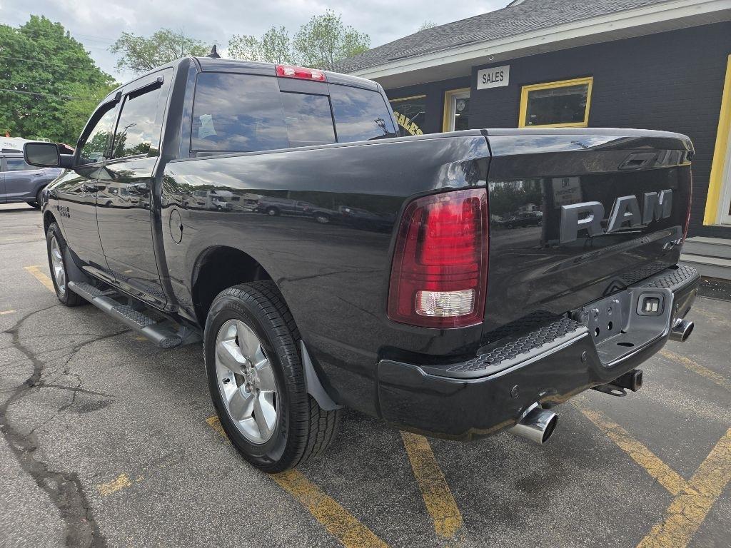 RAM 1500 Night 4x4 Crew Cab 5'7" Box 2017