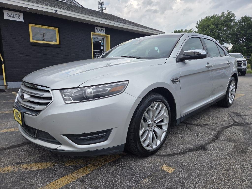 Ford Taurus Limited FWD 2018