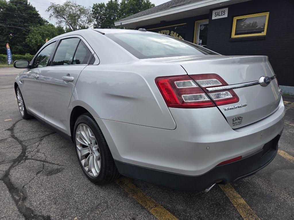Ford Taurus Limited FWD 2018