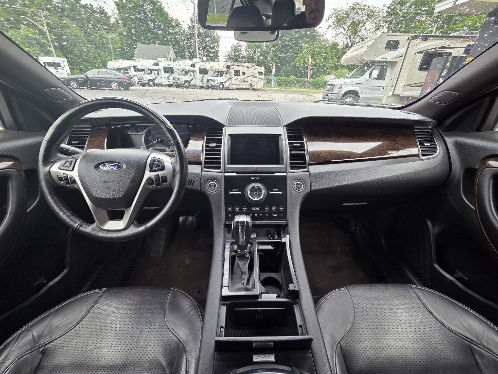 Ford Taurus Limited FWD 2018