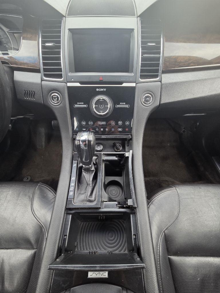 Ford Taurus Limited FWD 2018