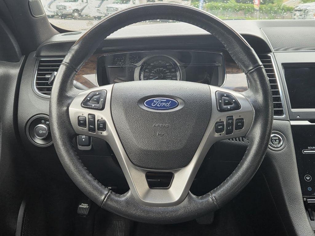 Ford Taurus Limited FWD 2018