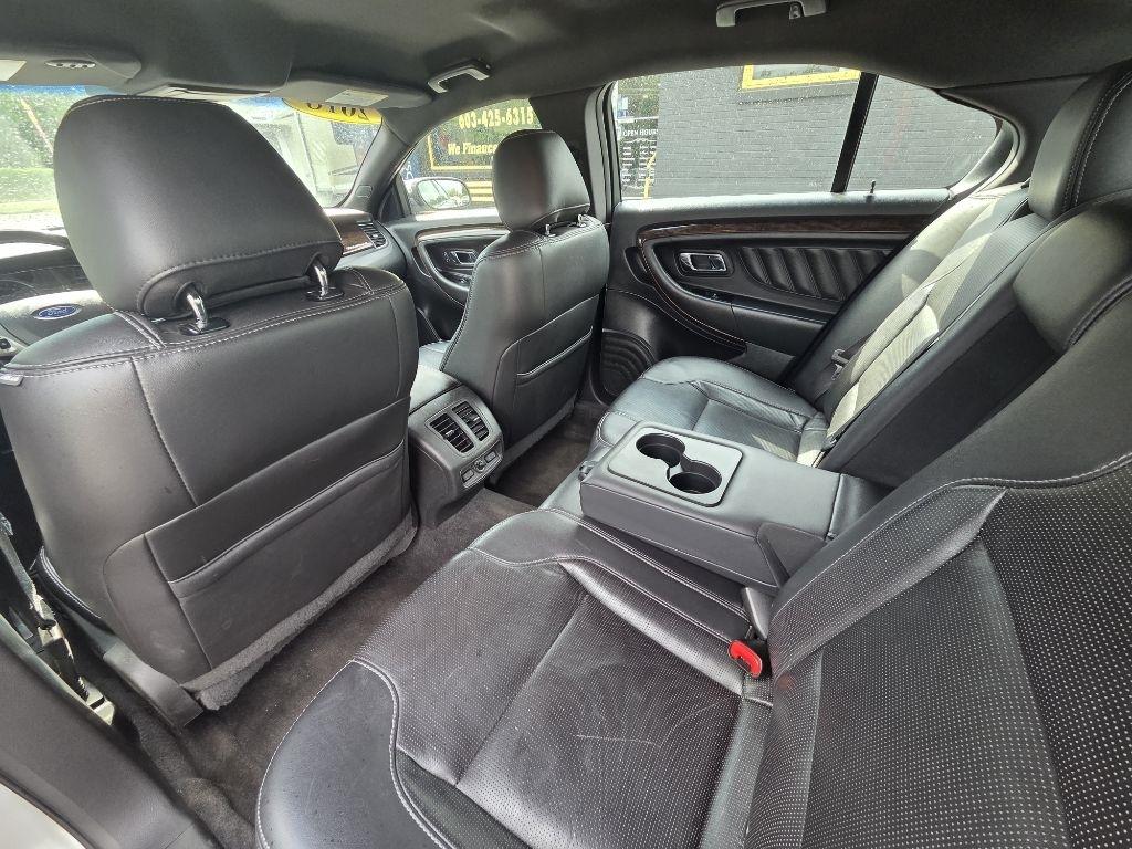 Ford Taurus Limited FWD 2018