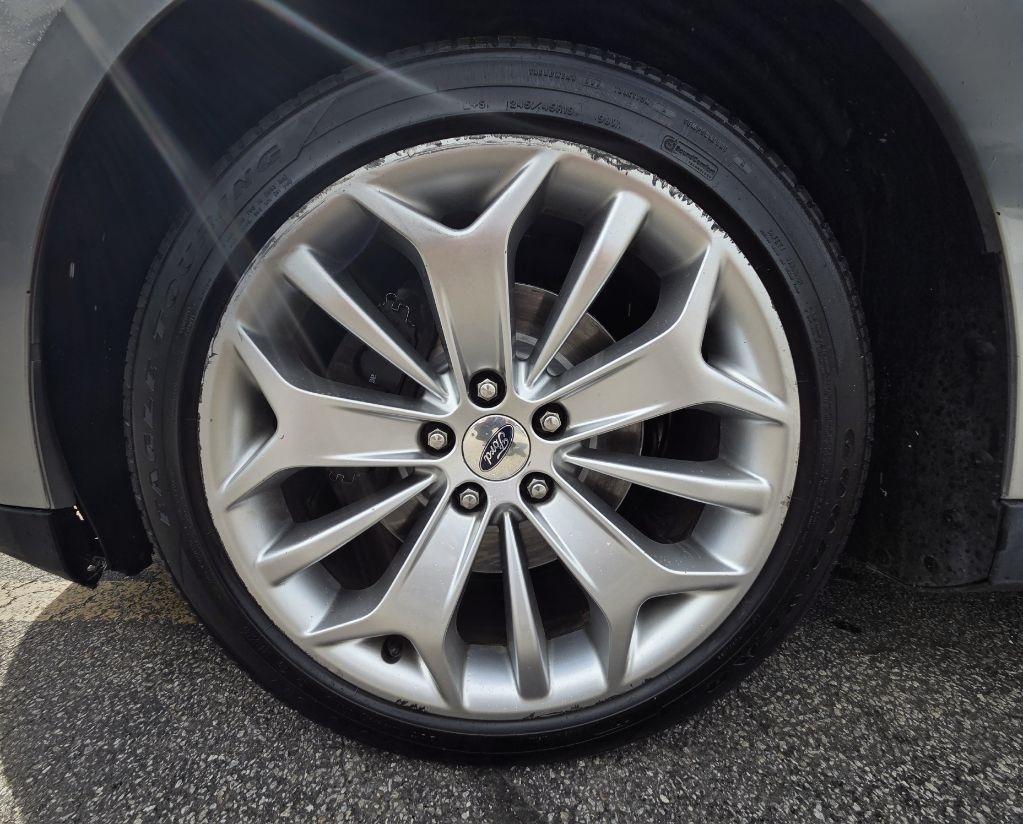 Ford Taurus Limited FWD 2018