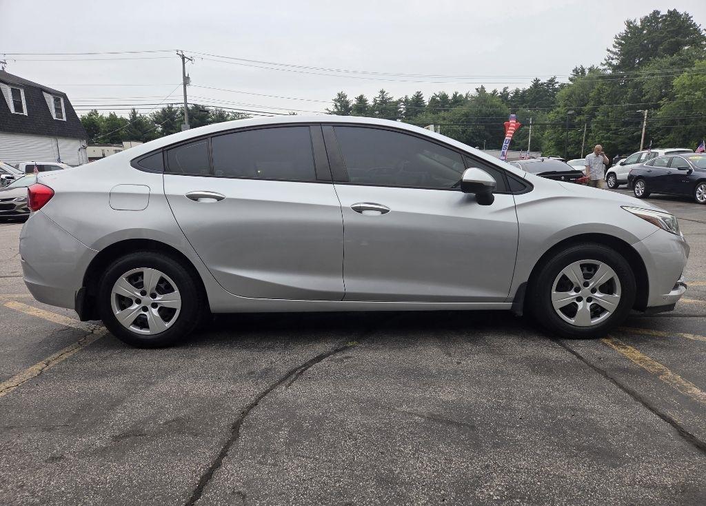 Chevrolet Cruze LS 6M 2018