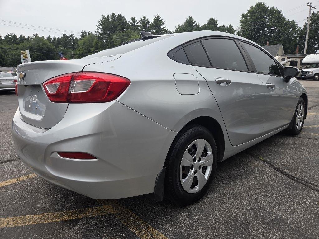 Chevrolet Cruze LS 6M 2018